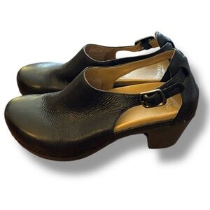 Dansko Sassy Clog Black Milled Burnished Heel, Size 40‎ EUC comfort shoe arch